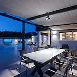 Villa Va.lunga With Pool And Wirpool