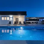 Va.lunga With Pool And Wirpool Villa