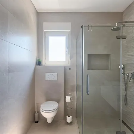 Villa Va.lunga With Pool And Wirpool