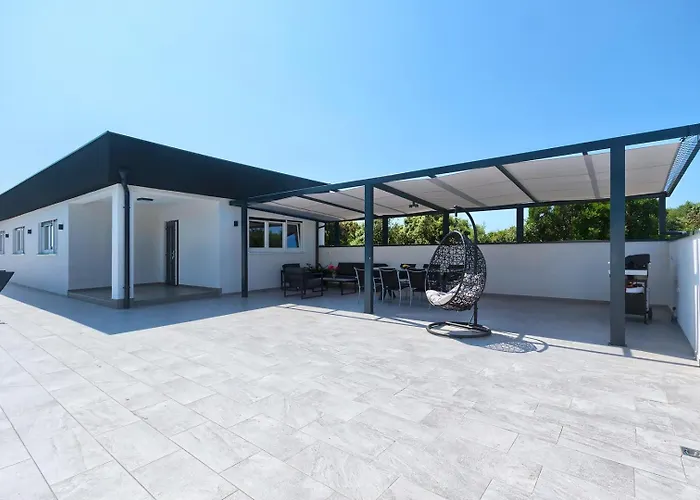 Va.lunga With Pool And Wirpool プーラ