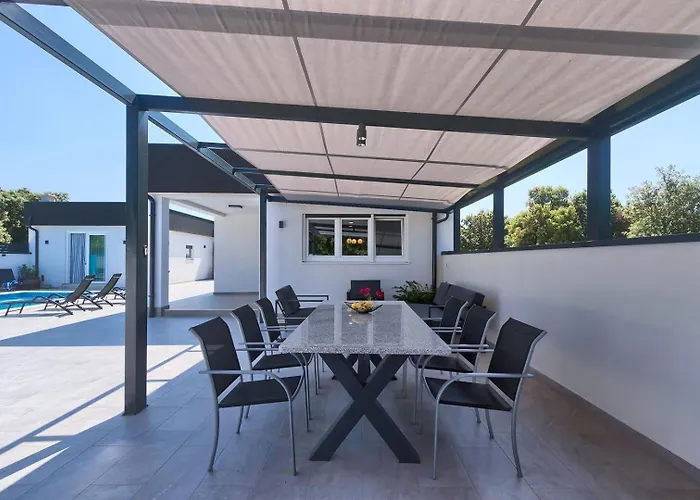 Va.lunga With Pool And Wirpool ヴィラ プーラ