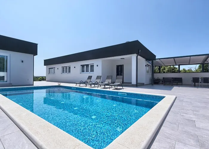 Va.lunga With Pool And Wirpool プーラ