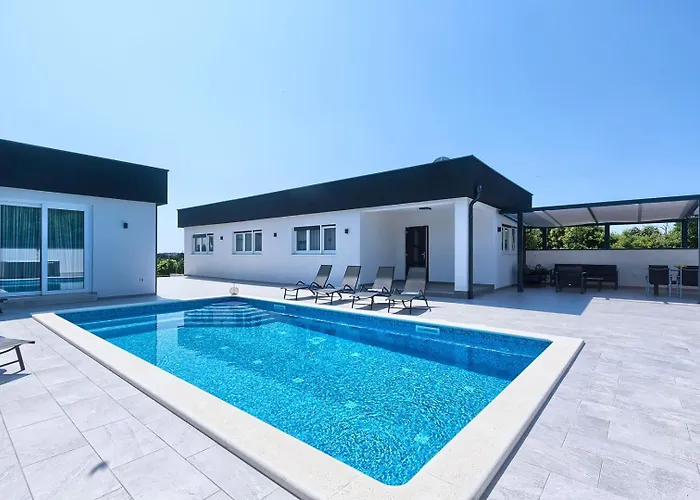 Va.lunga With Pool And Wirpool * プーラ