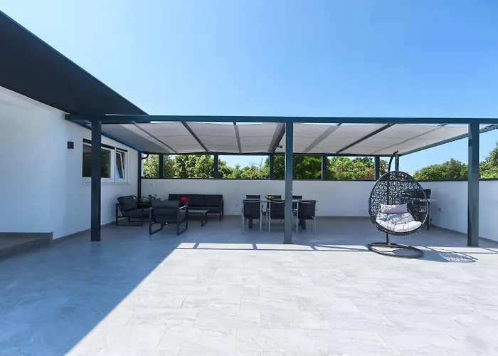 Va.lunga With Pool And Wirpool * プーラ