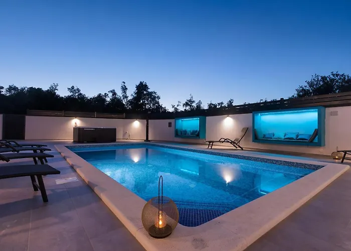 Va.lunga With Pool And Wirpool * プーラ