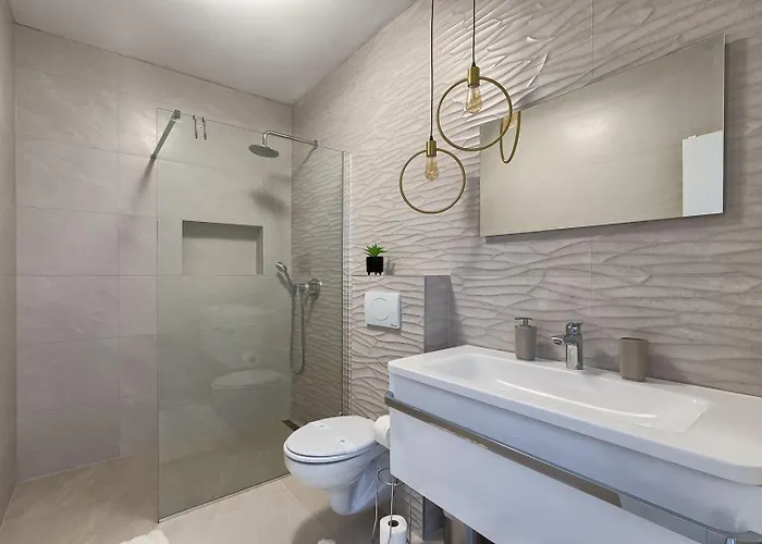 Va.lunga With Pool And Wirpool * プーラ