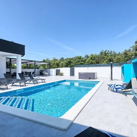 فيلة Va.lunga With Pool And Wirpool