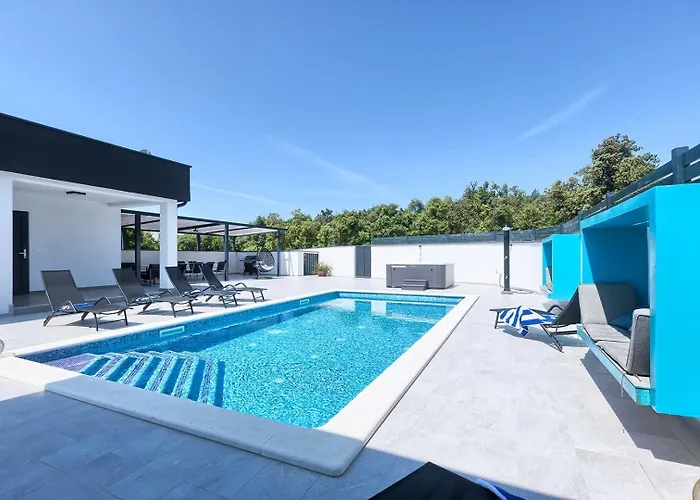 Villa Va.lunga With Pool And Wirpool