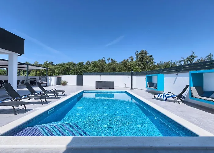 Va.lunga With Pool And Wirpool Pula