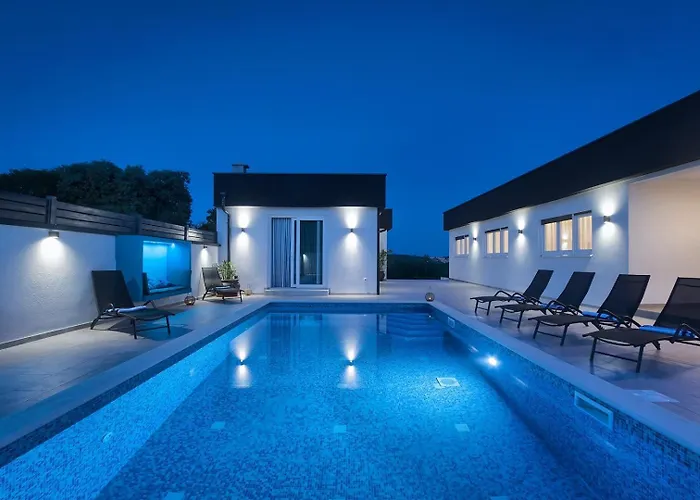 Villa Va.lunga With Pool And Wirpool *