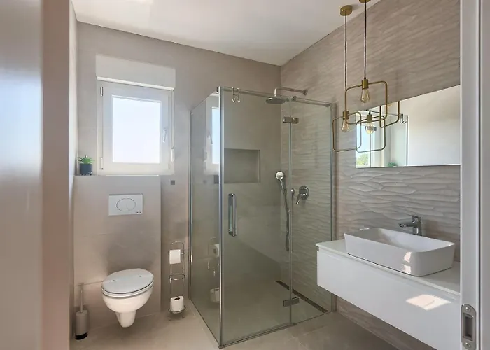 Va.lunga With Pool And Wirpool *