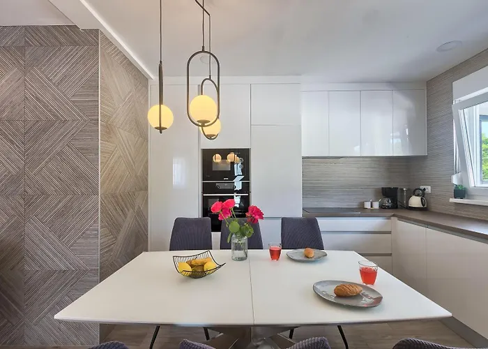 Vila Va.lunga With Pool And Wirpool